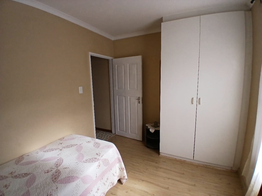To Let 2 Bedroom Property for Rent in Guldenland Western Cape